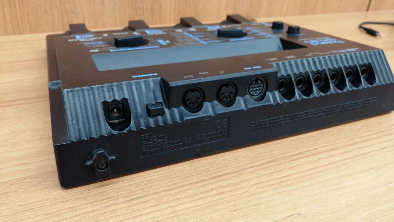 Roland GR-30 ギターシンセ ローランド Guitar Synth Roland GR-30 ギターシンセ ローランド Guitar Synth Roland GR