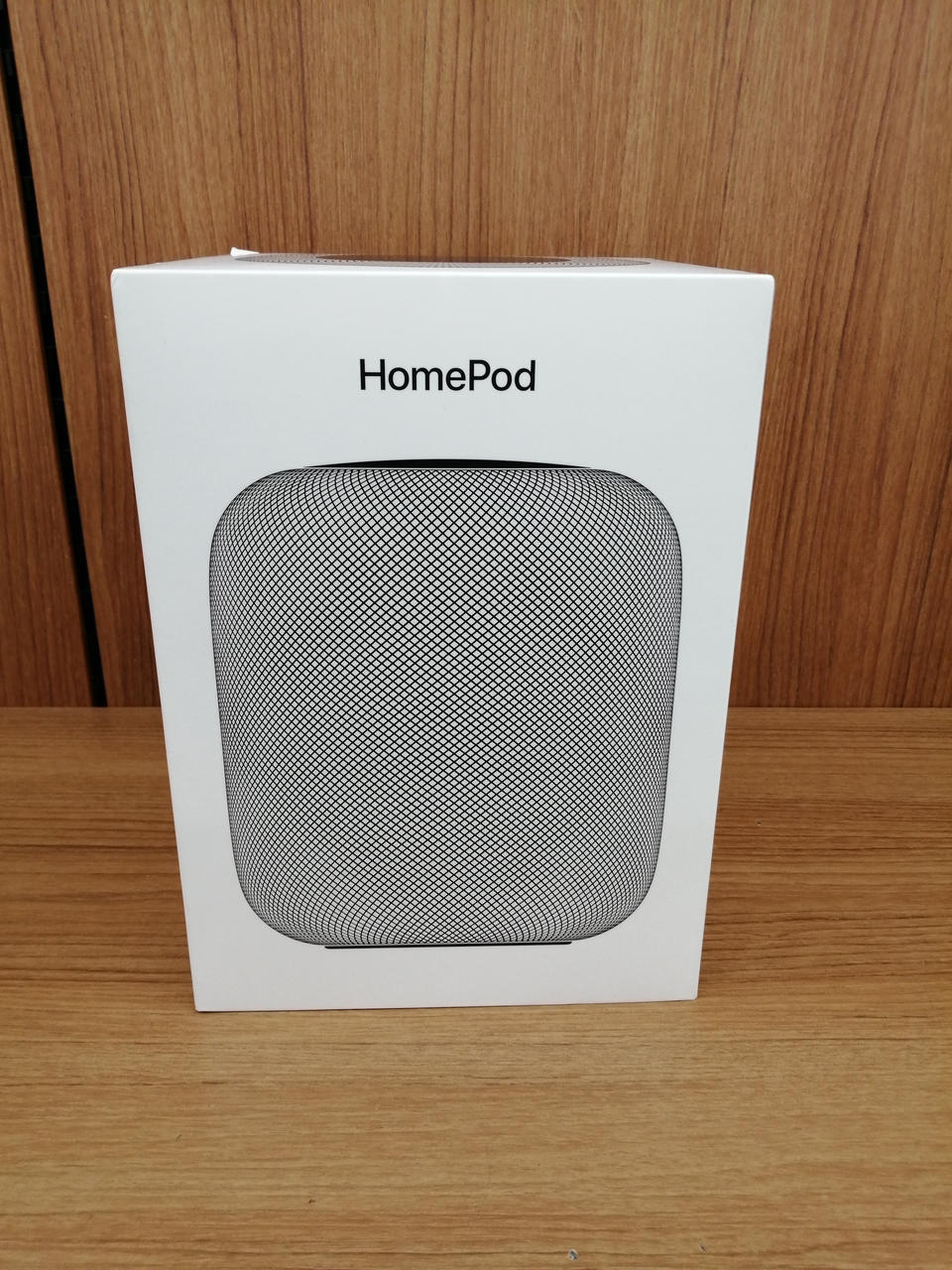 APPLE 型番：MQHW2J/A HOME　POD