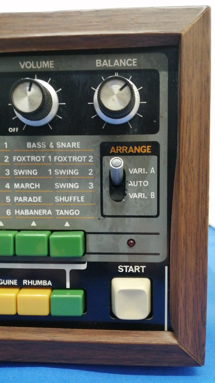 ROLAND ローランド TR-66 リズム アレンジャー ROLAND TR-66 Rhythm Arranger Analogue Drum Machine - YouTube