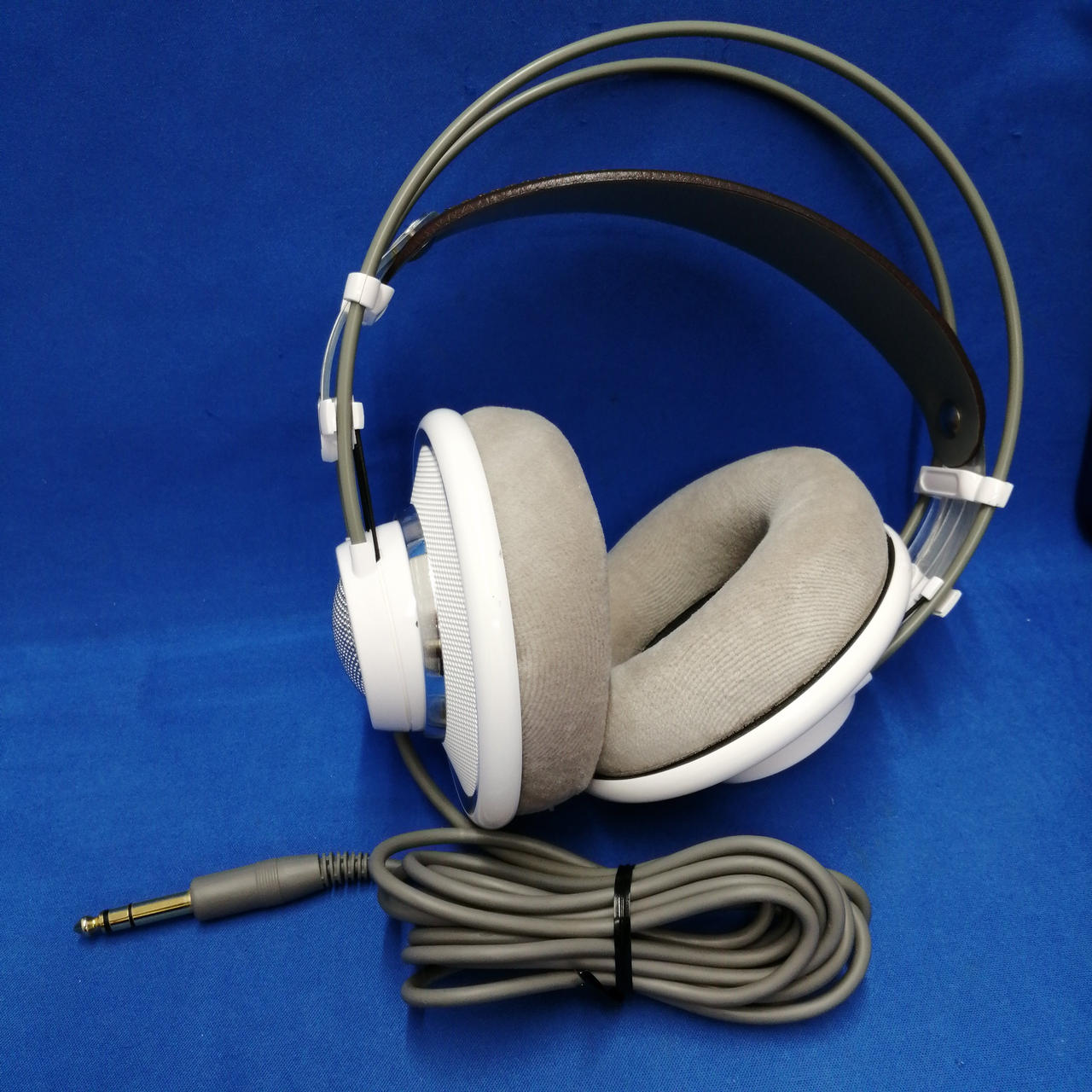 AKG K701 ヘッドフォン　新品未使用 K701 | 高品位リファレンス・ヘッドホン