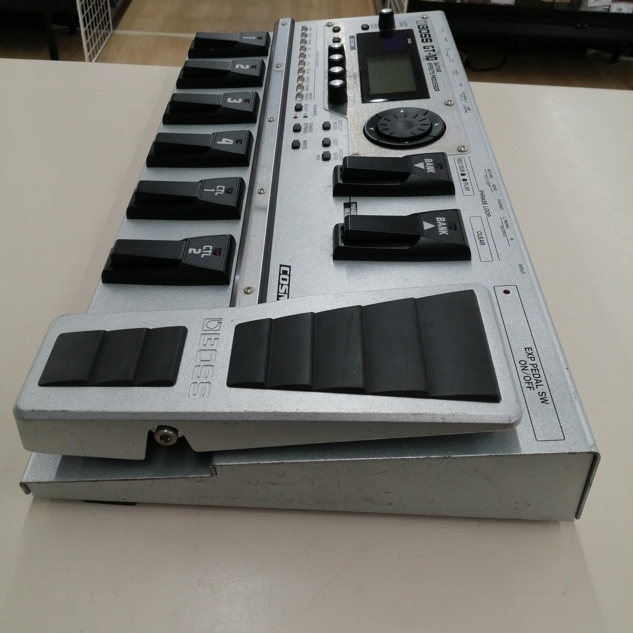 【美品】BOSS GT-10 マルチエフェクター　付属品完備 美品 BOSS GT-10 マルチエフェクター 箱付き - メルカリ