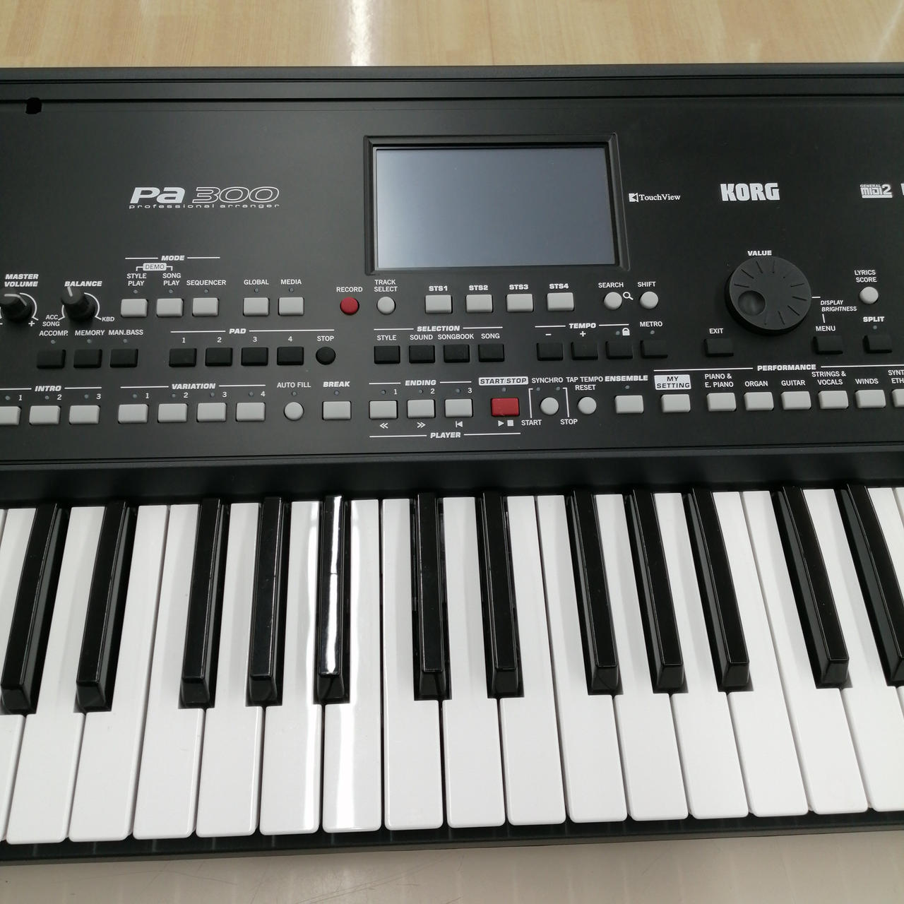 KORG PA 300 電子オルガン 61鍵 Korg PA300 61-key Arranger Workstation - Walmart.com