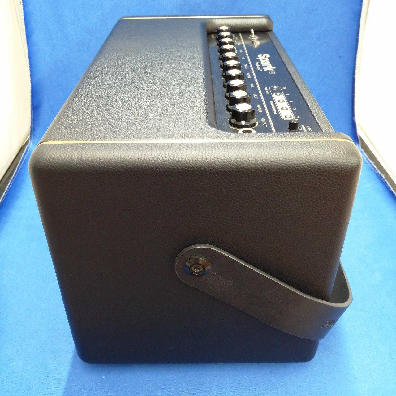 Positive Grid Spark 40 アンプ本体 Spark | 40-Watt Smart Guitar Amp & Bluetooth Speaker