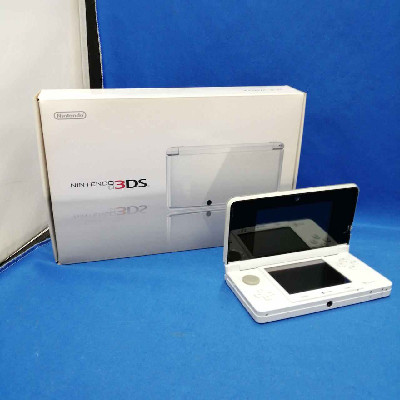 ニンテンドー3DS本体と ゲームソフト 3DS＆DSのカセット8個 3DSとカセット達 3DSとカセット8つ