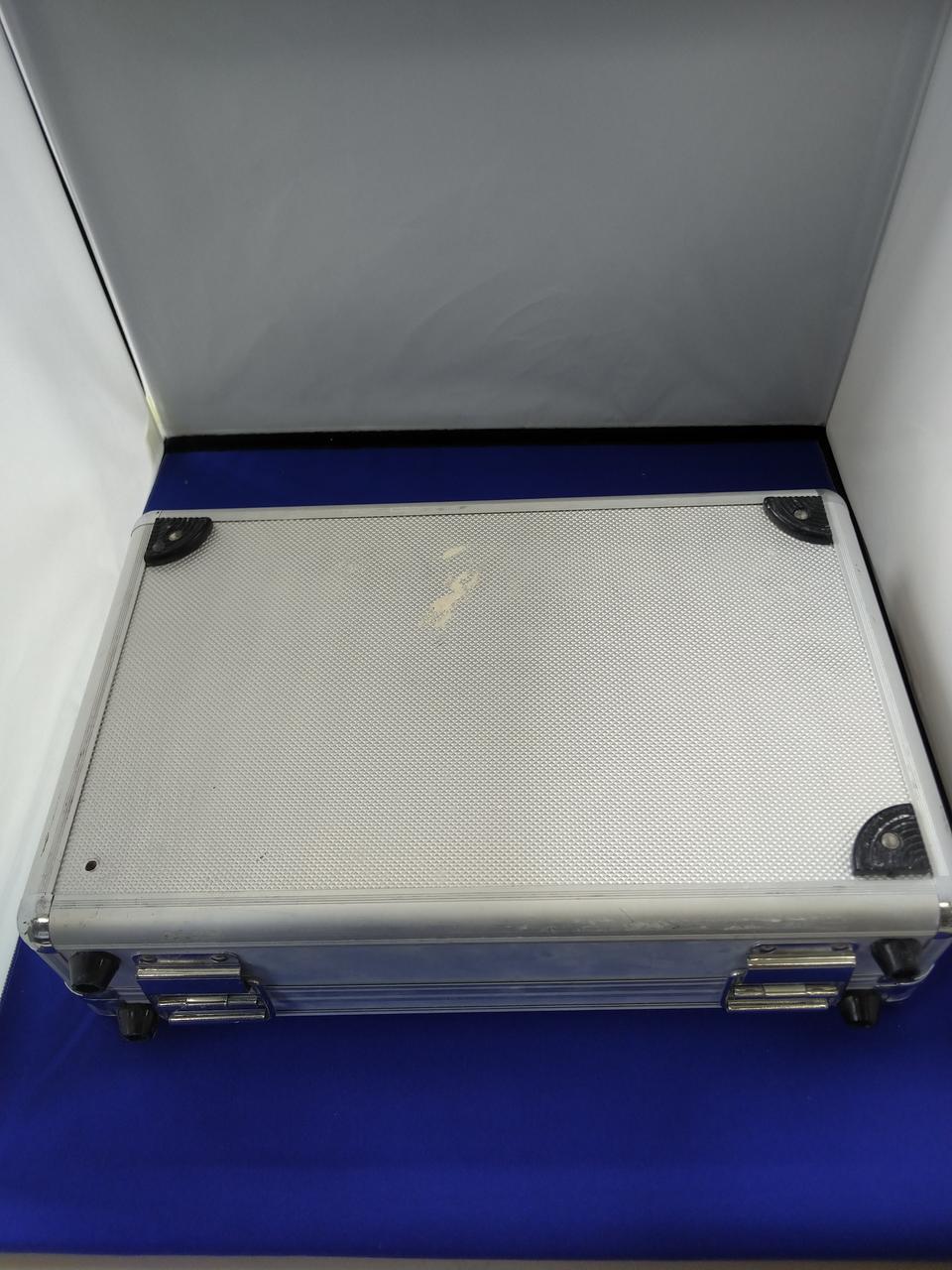 キズ汚れ目立ちます。