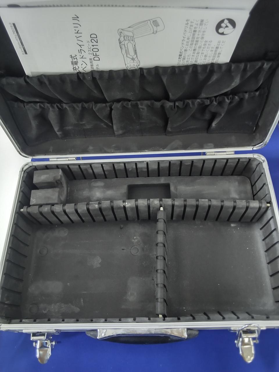 キズ、汚れ目立ちます。