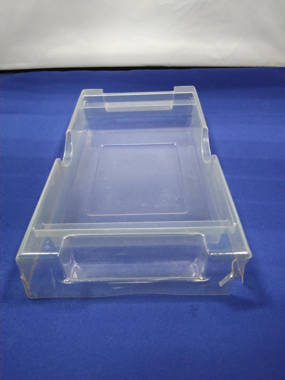 ケース割れてます。日焼けしてます。