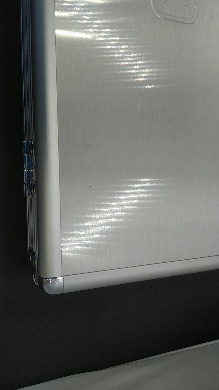 ケースに傷あります