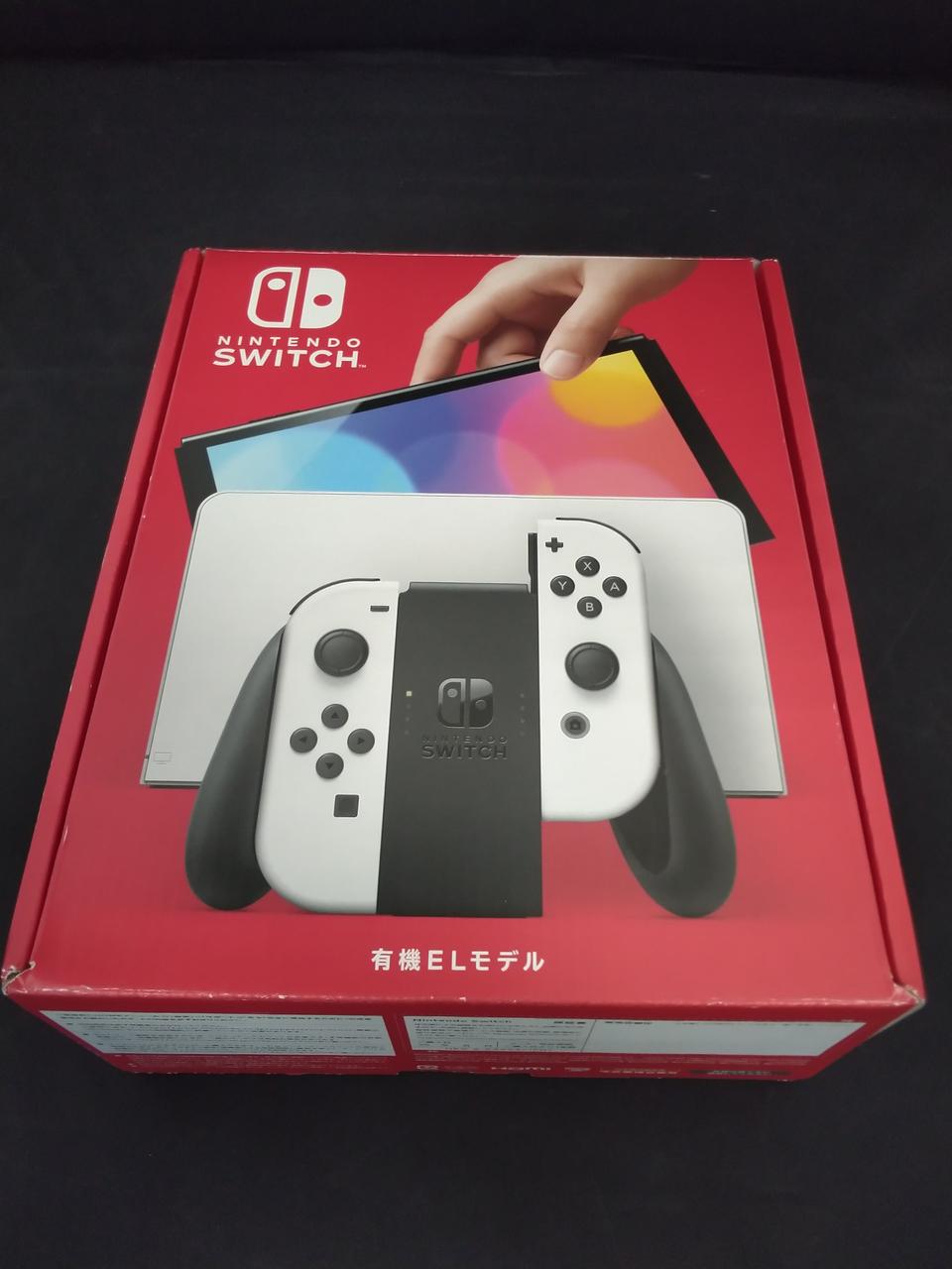 化粧箱小さいキズあります。