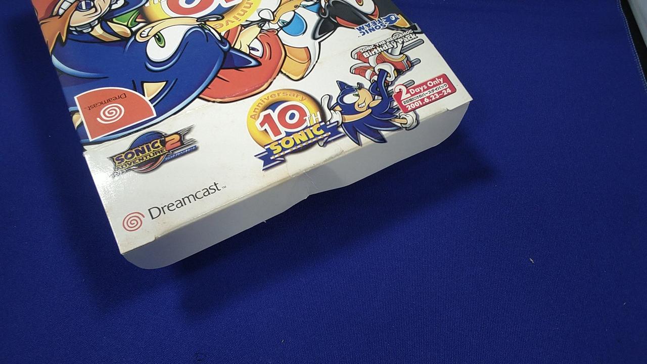 外箱傷みあります