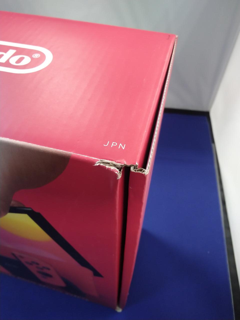 化粧箱傷みあります。