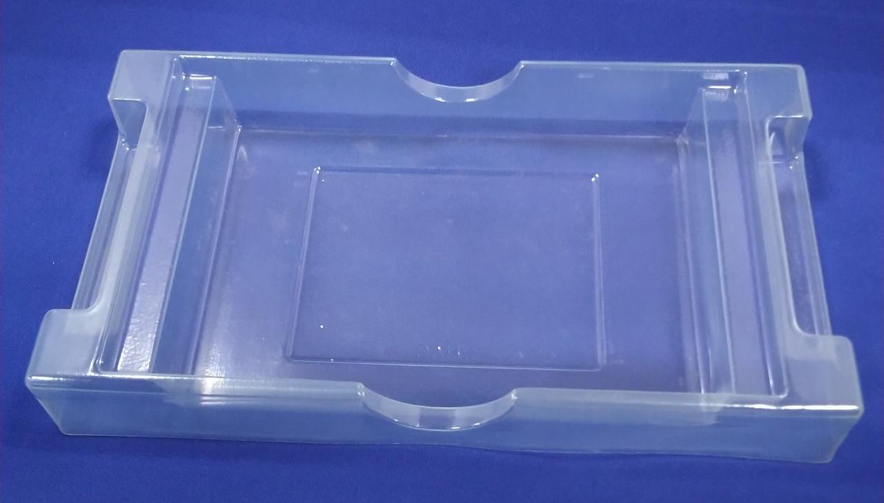 少し日焼けしてます。