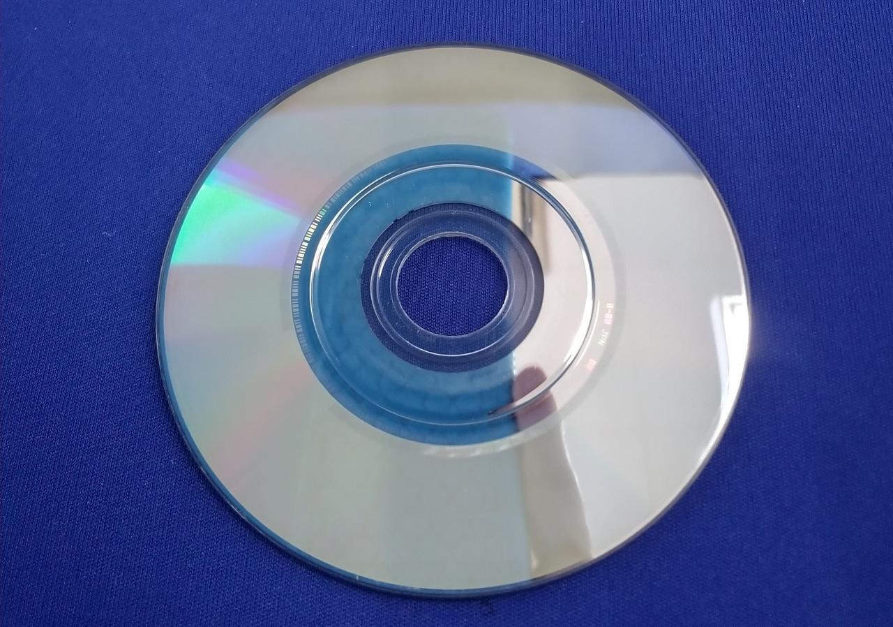 小さいキズあります。