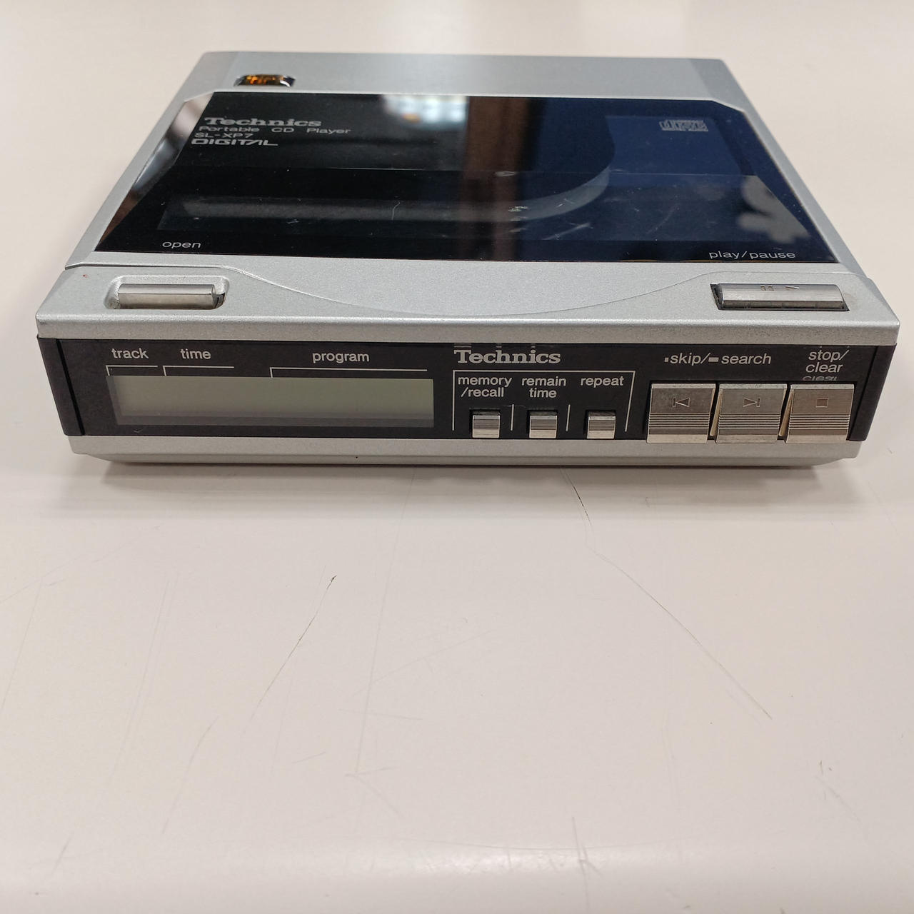希少　Technics SL-XP7 テクニクス　ポータブル　CD プレイヤー Yahoo!オークション - 「sl-xp7」の落札相場・落札価格