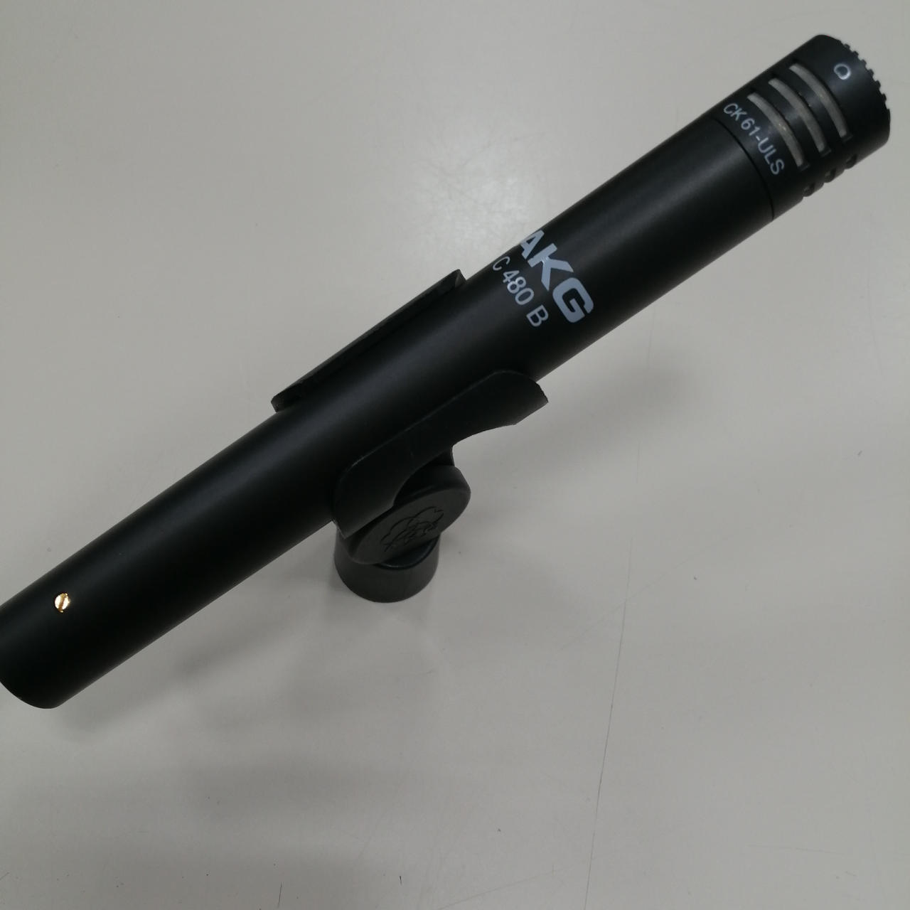 美品 アーカーゲー AKG コンデンサーマイクロホン PERCEPTION170 AKG P170をレビュー。楽器の録音に適したスティック型