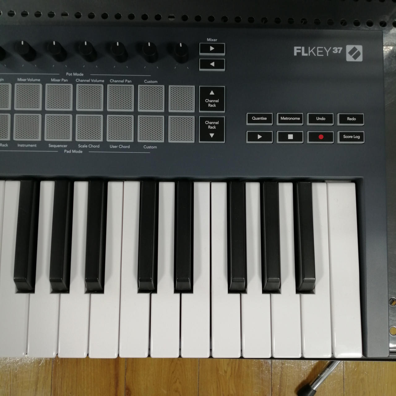 未使用 NOVATION MIDIキーボード 10-25082105 未使用 NOVATION MIDIキーボード 10-25082105