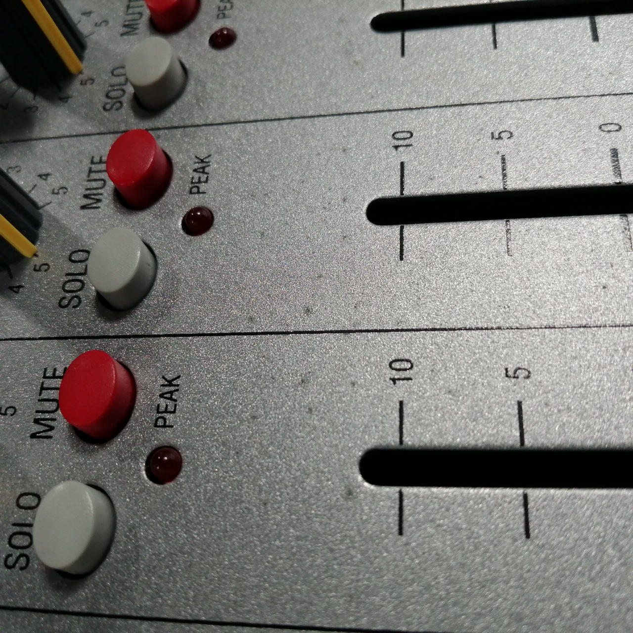 サウンドクラフト(SOUND CRAFT)|アナログミキサー|HARDOFFオフ