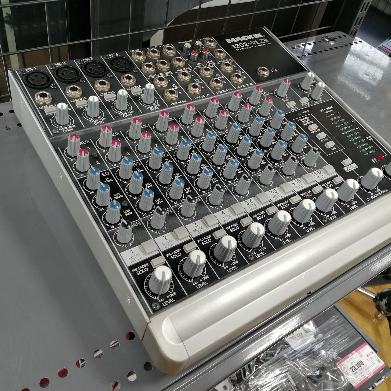 MACKIE DFX6 アナログミキサー 通電のみ確認済/H-0 Yahoo!オークション -「mackie dfx-6」の落札相場・落札価格