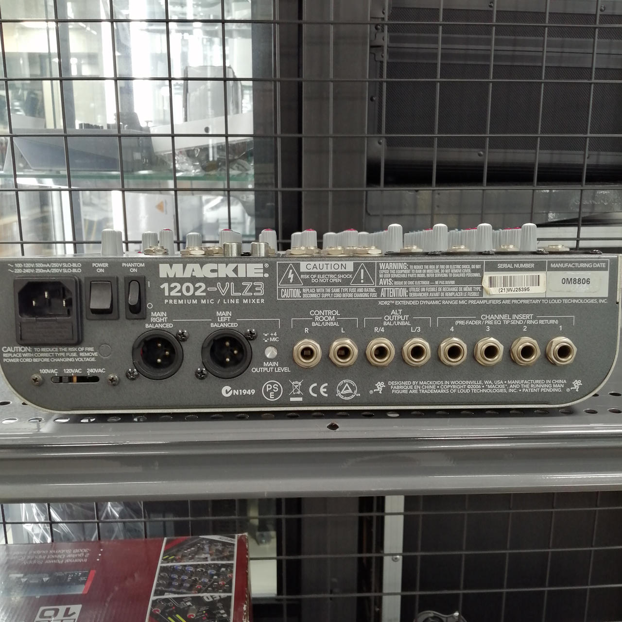 MACKIE 1202-VLZ3 アナログミキサー 中古品】MACKIE 1202-VLZ3 12chコンパクトアナログミキサー