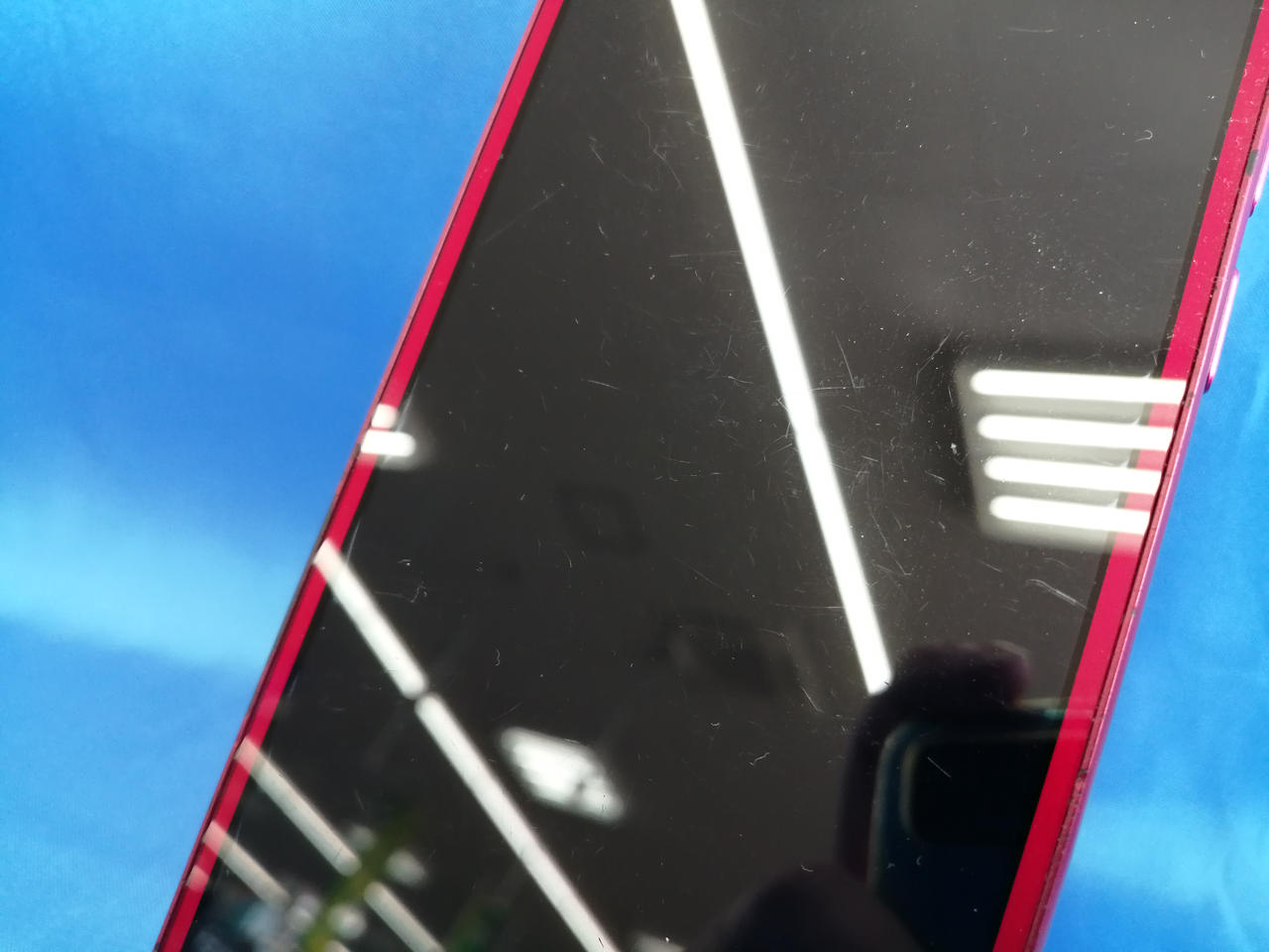 液晶にキズあります