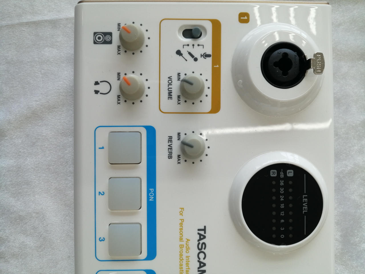 TASCAM lオーディオインターフェイス iXZ | iPad/iPhone/iPod touch/Androidデバイス用マイク/ギター