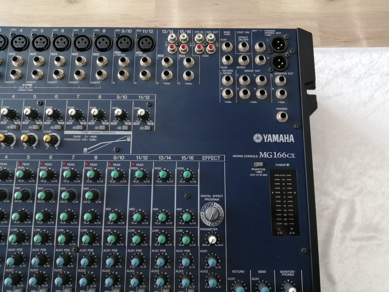 YAMAHA ミキサー MG166c 本体のみ Amazon | ヤマハ ミキシングコンソール MG166CX | ミキサー