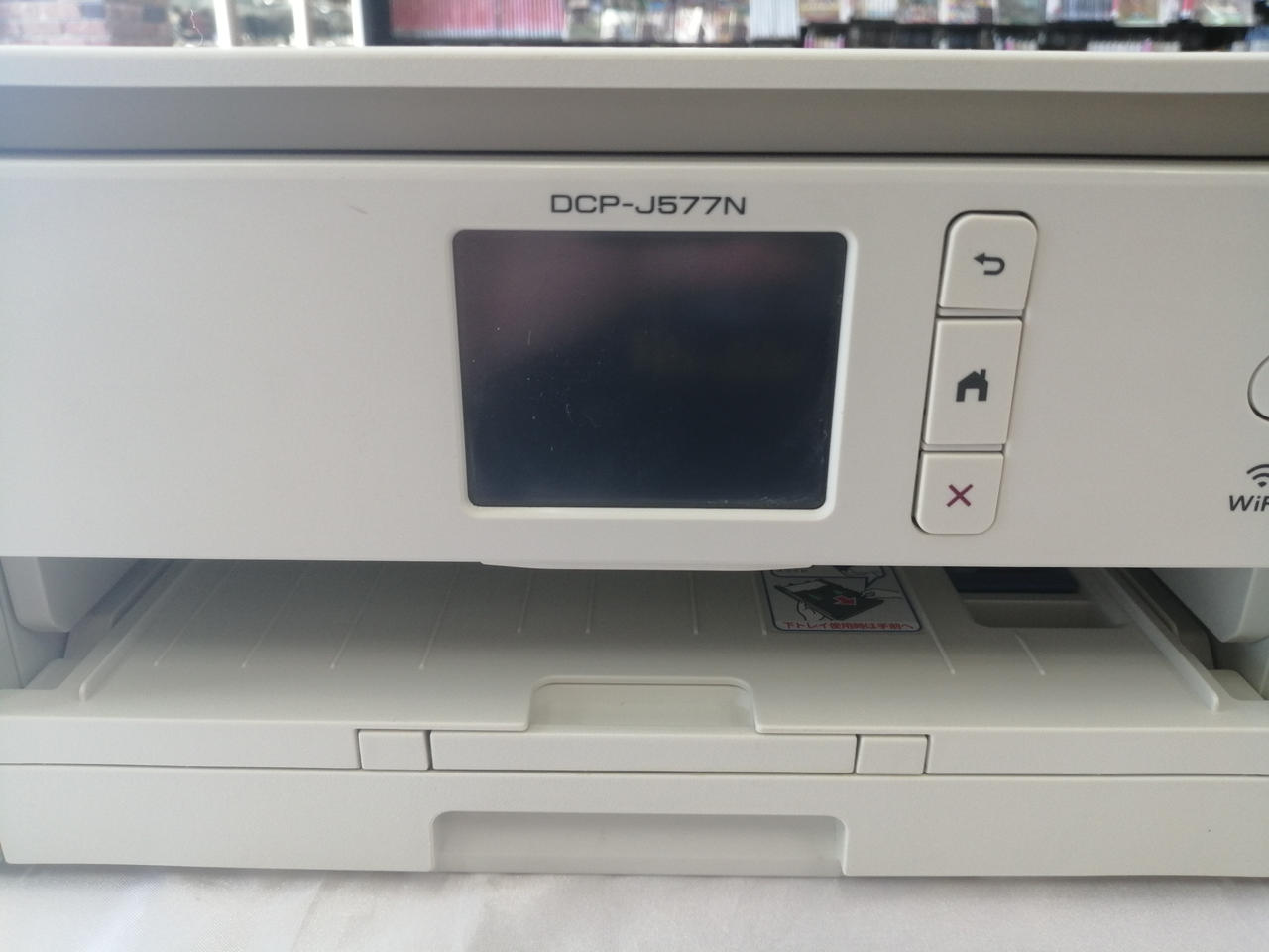 液晶ヤケあります。