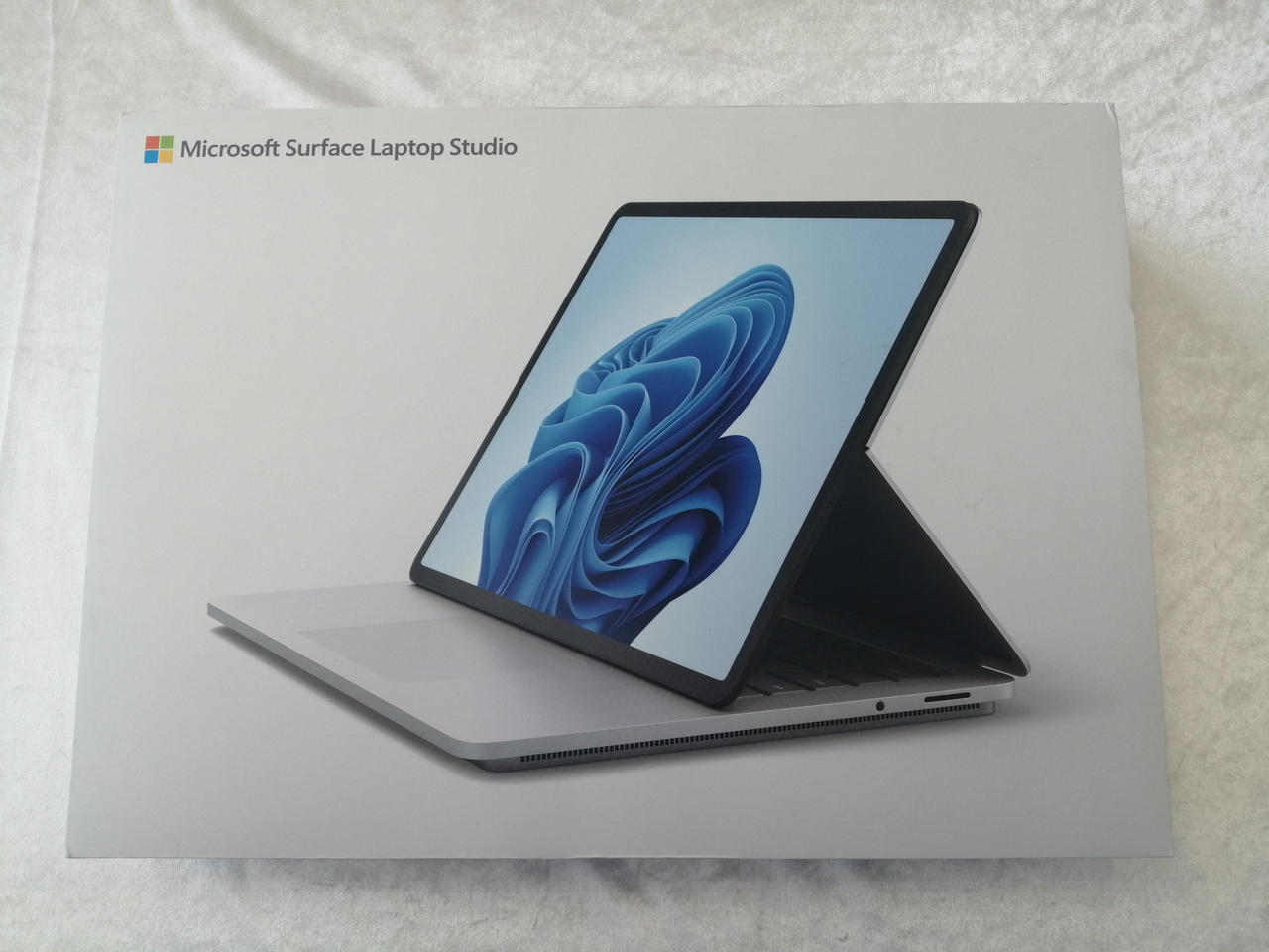 化粧箱にキズ、汚れあります