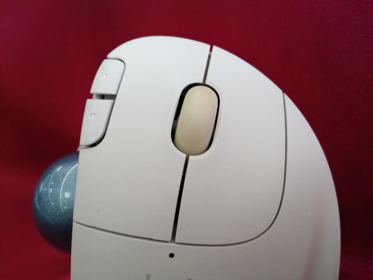 スクロールボタンべたつきあります