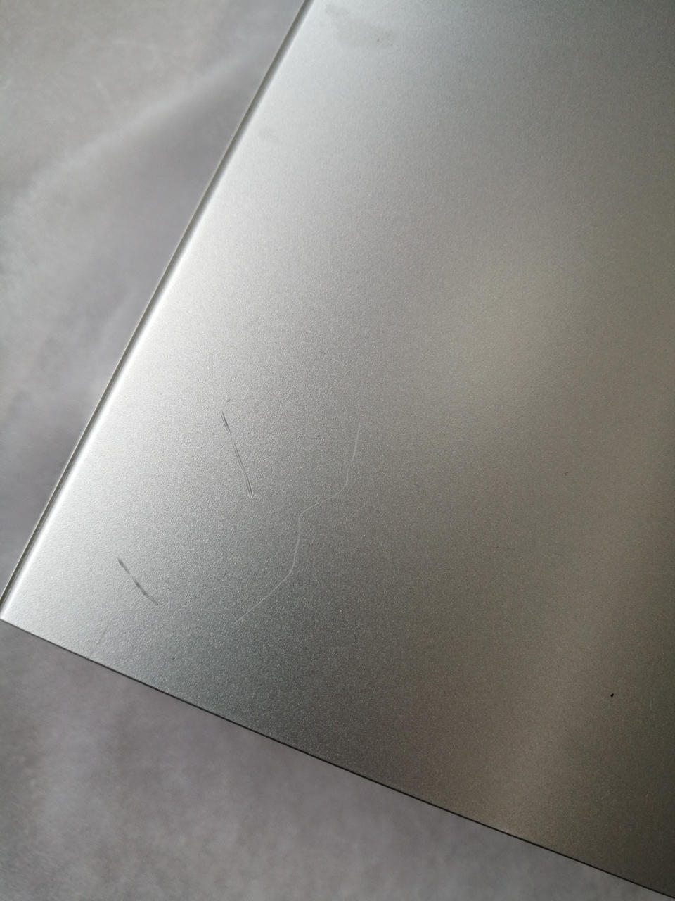 本体キズあります