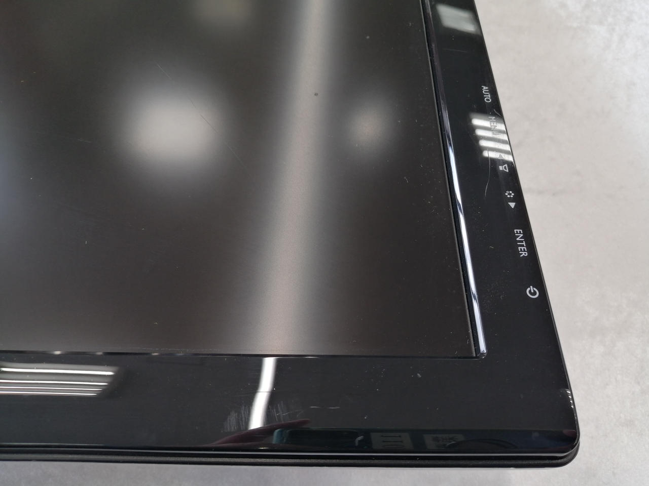 フレームにキズあります