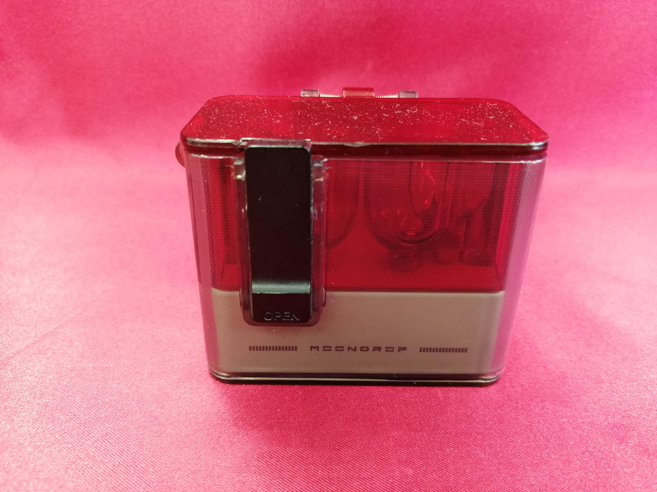 ケースにキズあります