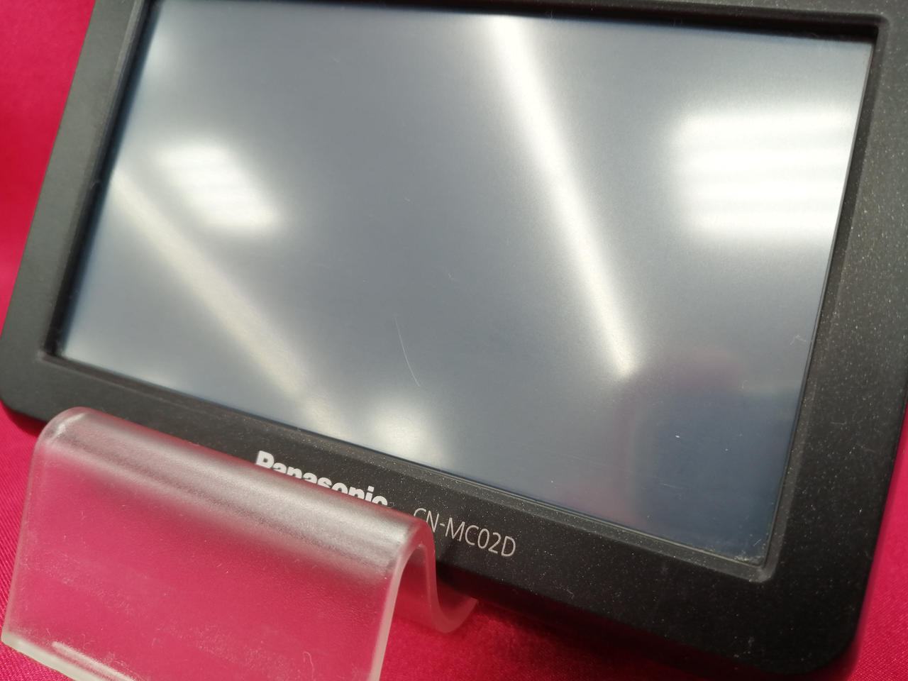 液晶にキズあります