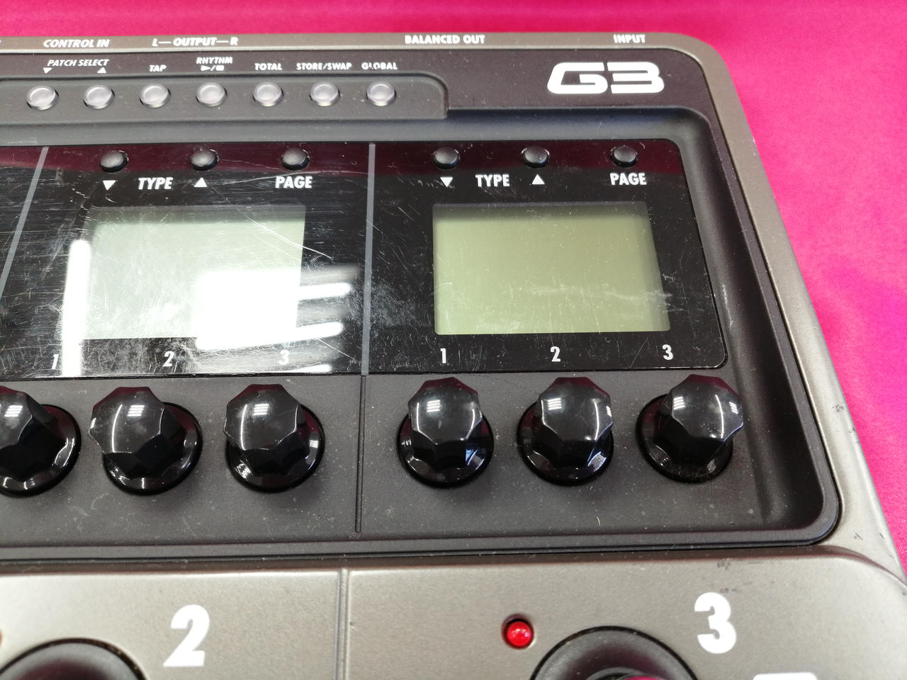 液晶にキズあります