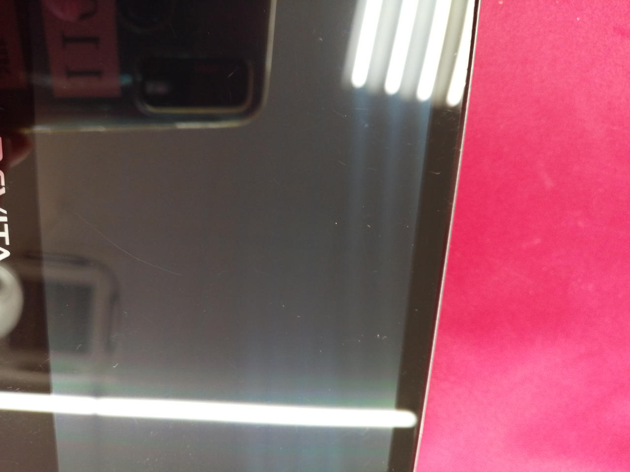 液晶キズあります