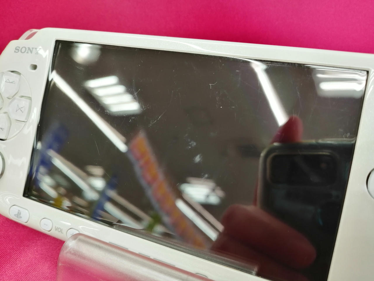 液晶にキズあります