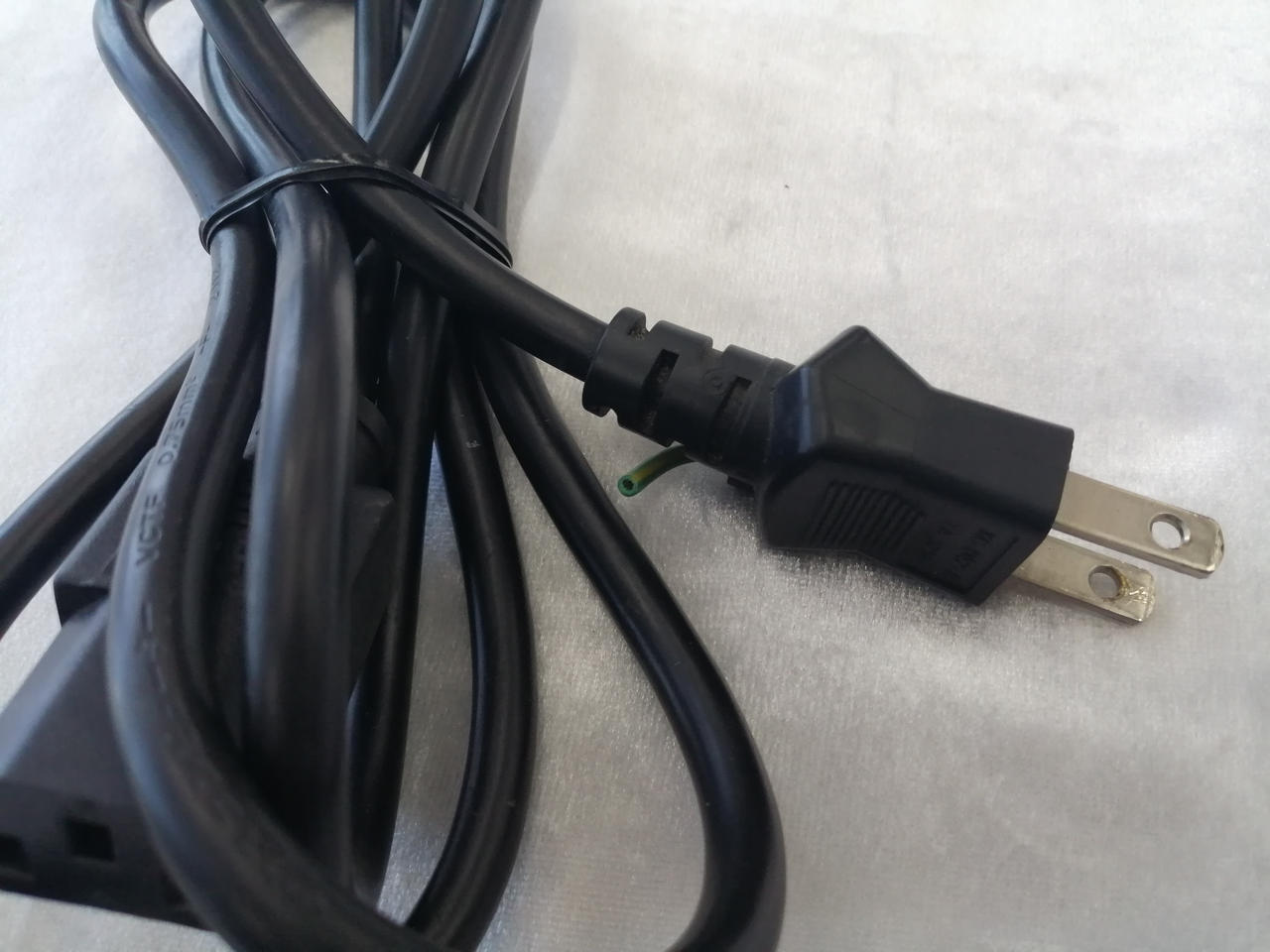 アース線切れてます