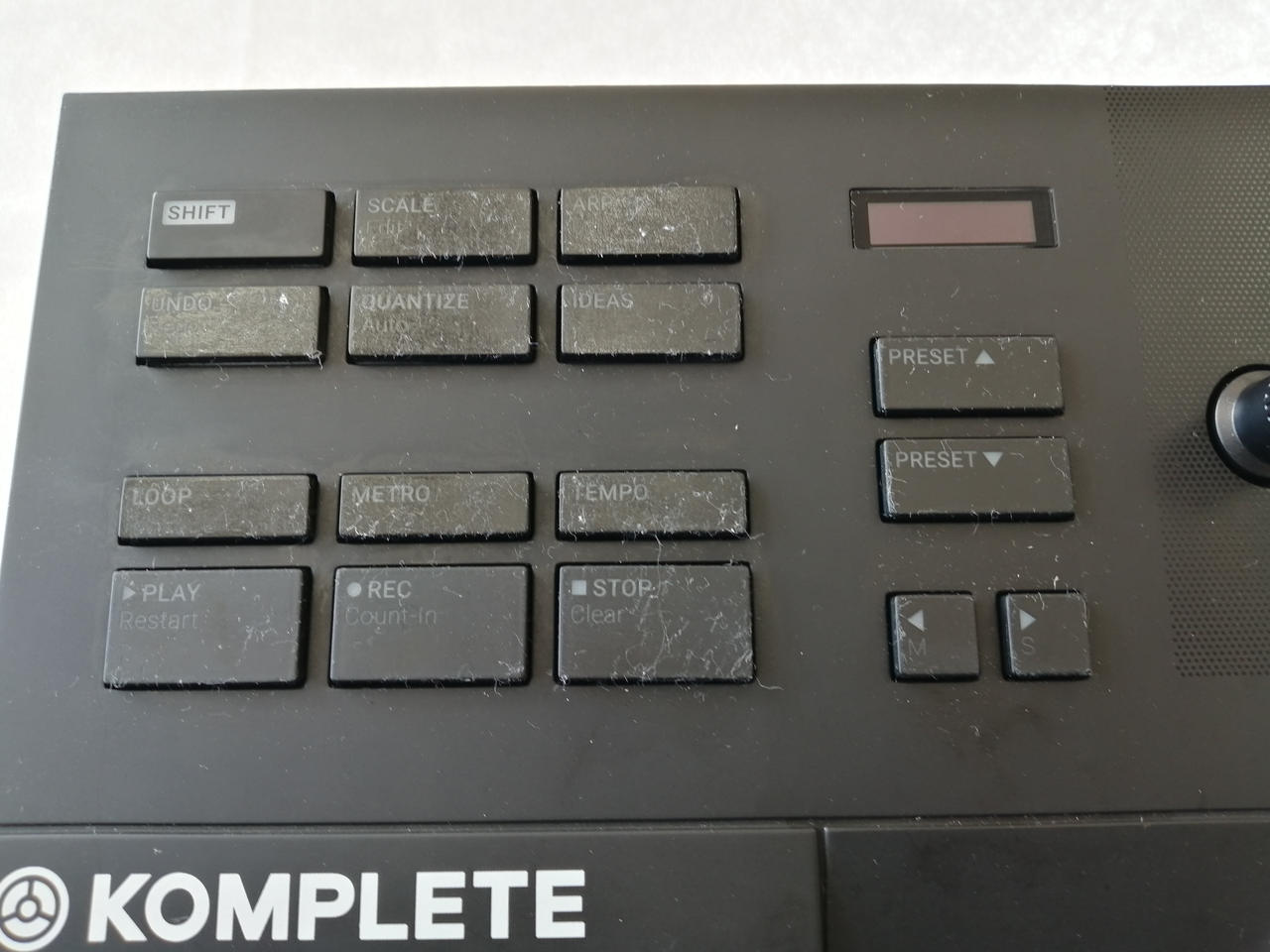 ボタンべたつきあります