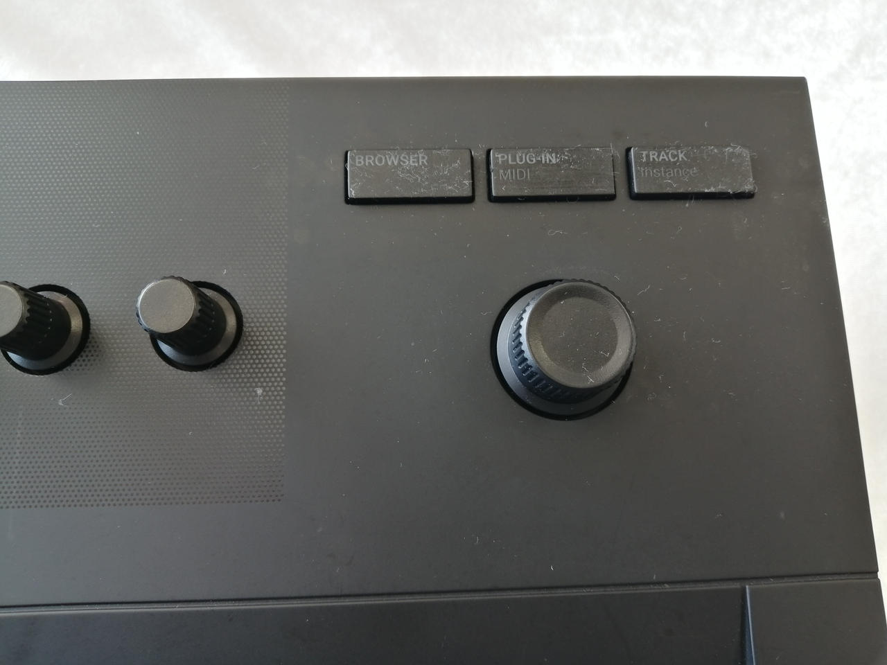 ボタンべたつきあります