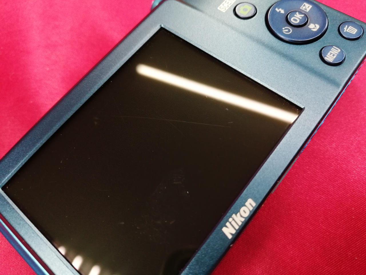 液晶キズあります