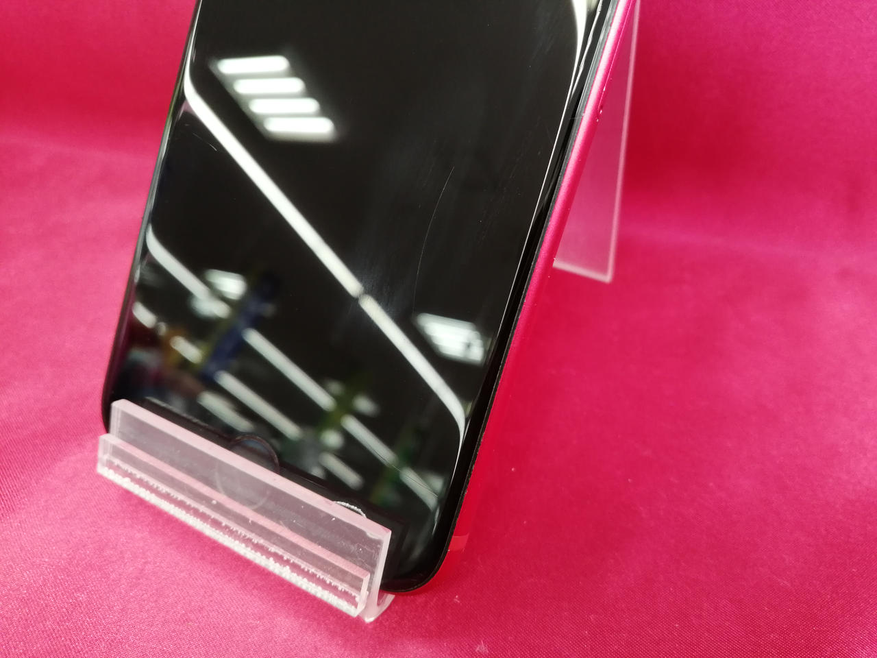 液晶にキズあります