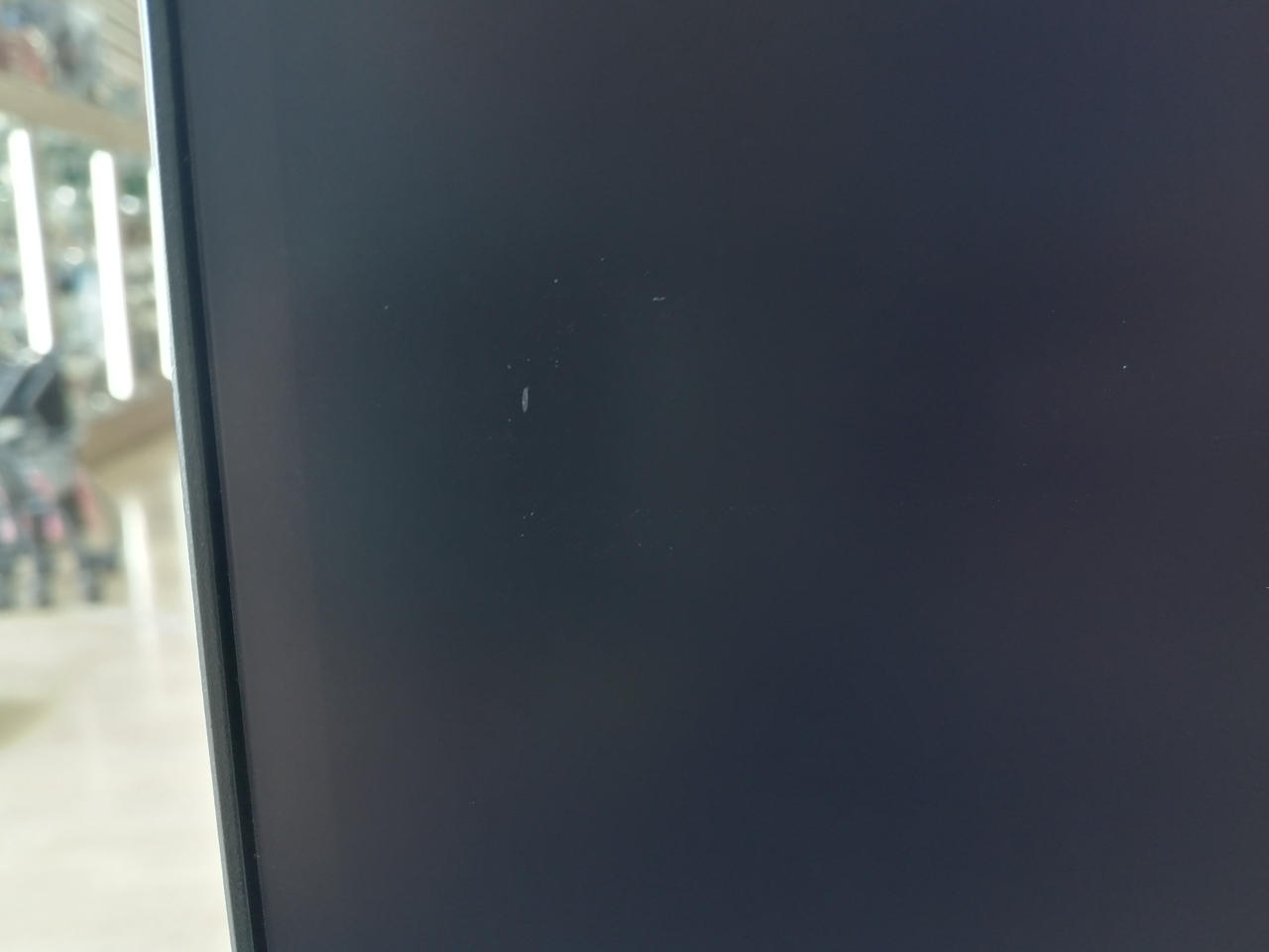 液晶キズあります