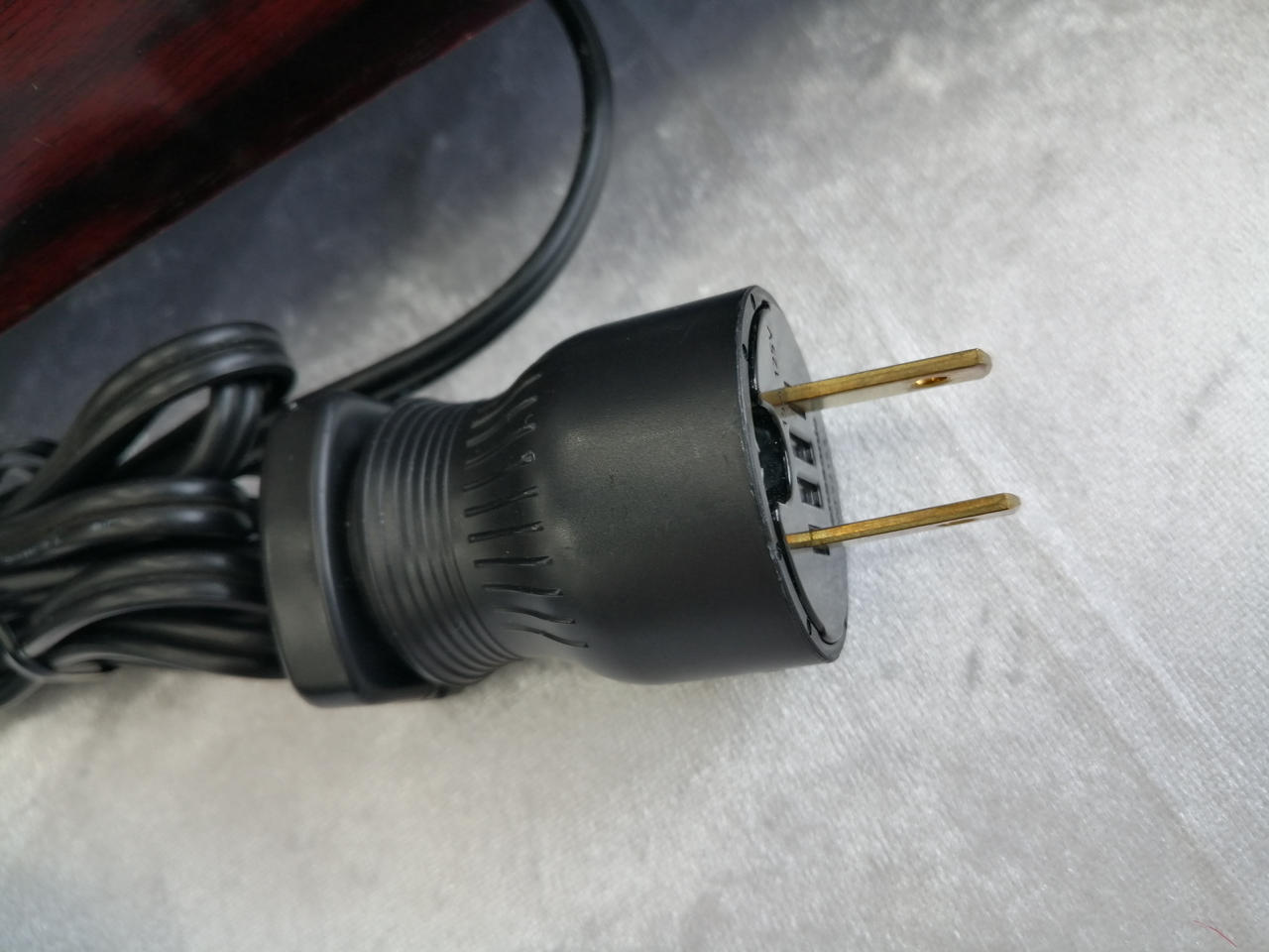 電源プラグ加工してます