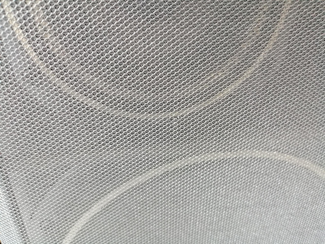 ネット穴開いてます
