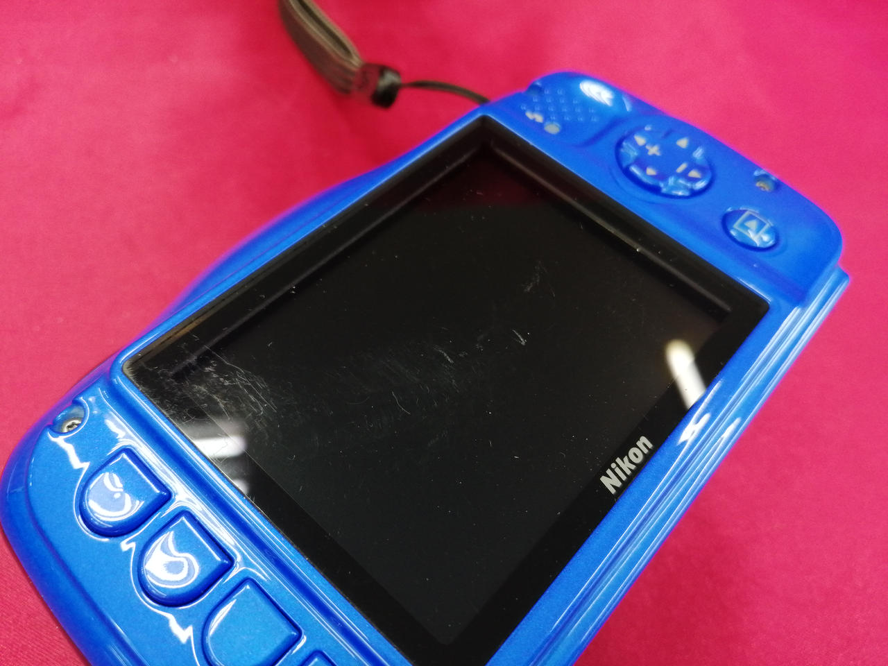 液晶キズあります