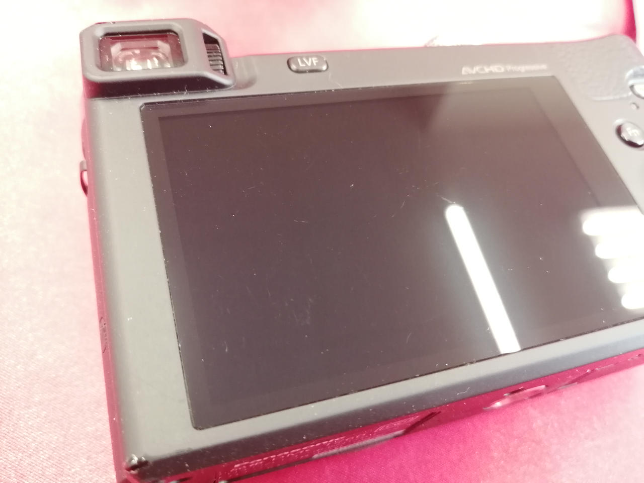 液晶キズあります