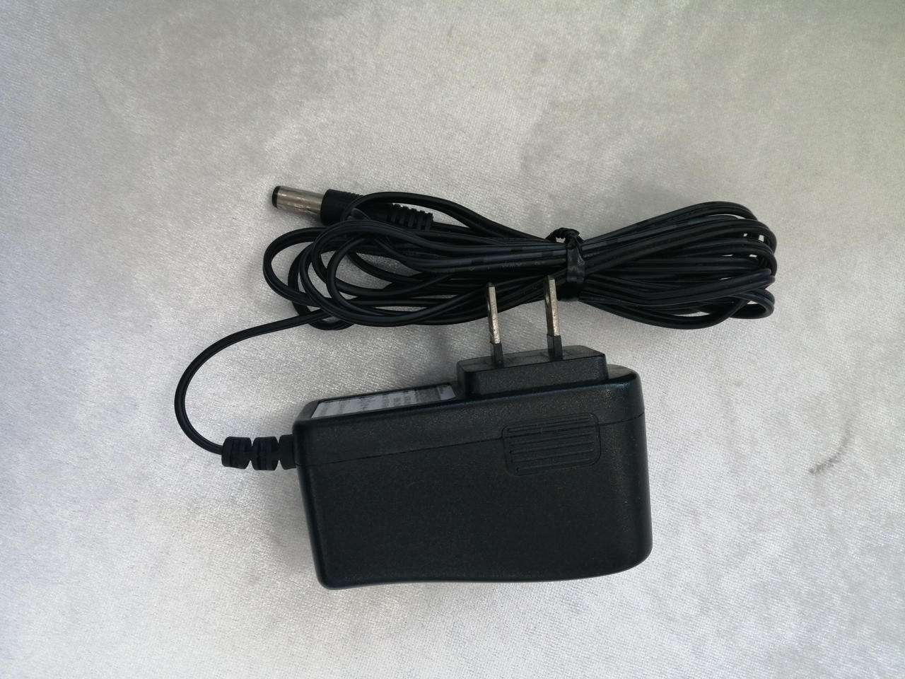 電源アダプター非純正