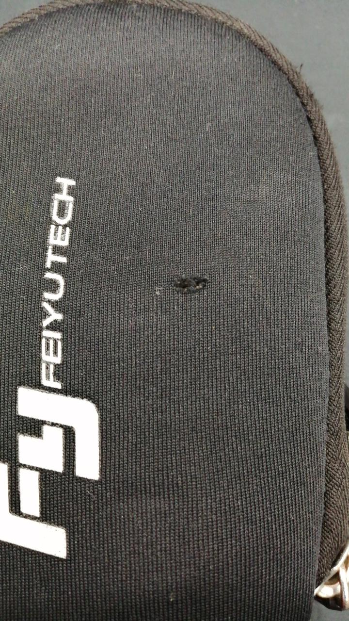 専用ケースに傷みあり