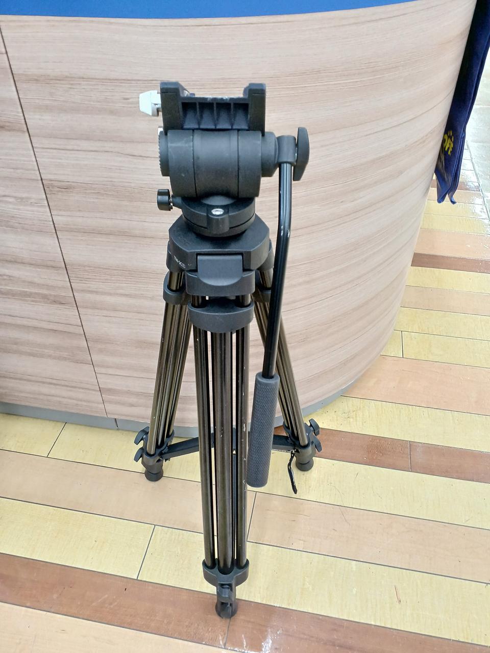 ビデオカメラ、DVDライター、三脚 4129+A9YgzL.jpg