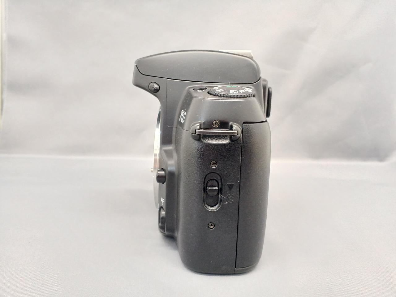ニコン・Nikon 顕微鏡 型式S-Ut 木製ケース 1978年(昭和53年)製